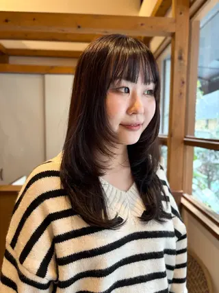 セミロング カラー ENIF ヤマグチアツコのヘアスタイル