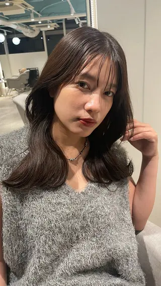 セミロング 根本 彩永のヘアスタイル