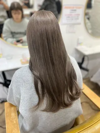 ロング カラー akira𝜗𝜚 ꙳.*透明感カラーのヘアスタイル