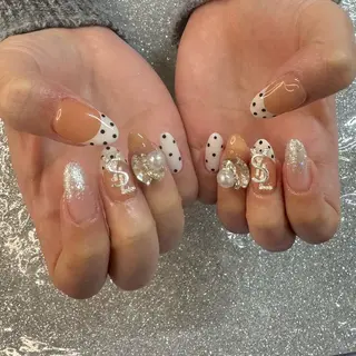 ネイル VIERU 🌈🎀💖のネイルデザイン