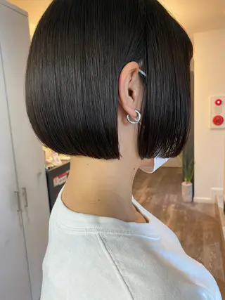 ショート 梅田ハイトーン チダ ヒナノのヘアスタイル