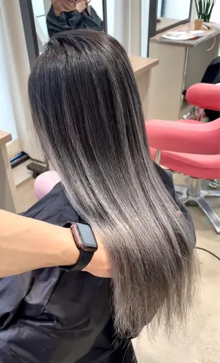 ロング カラー ヘアアレンジ 🧸ハイトーン🧸 ゆっきー🧸のヘアスタイル