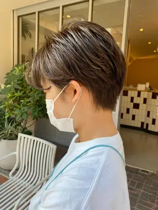 ショート カラー ente im所属・上田 文香のヘアスタイル