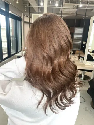セミロング カラー Lia所属・皆木 智晴のヘアスタイル