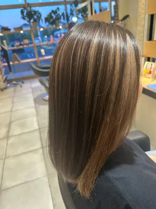 カラー 福井 美夢のヘアスタイル
