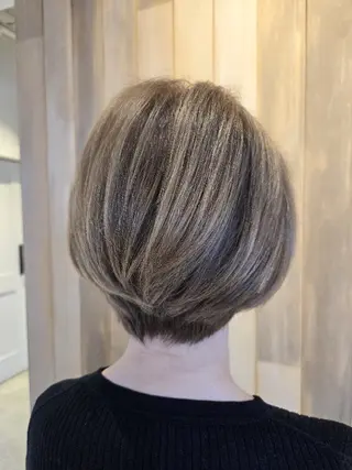ショート カラー 宮田 佳実のヘアスタイル