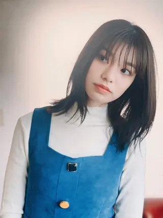 ミディアム カラー ヤノ ナオミのヘアスタイル