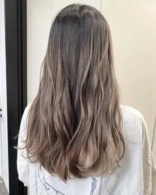 ロング カラー ヘアアレンジ パーマ 公式 Ease by amble luxeのヘアスタイル