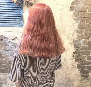 セミロング カラー ブリーチ、パーマ 西部笑のヘアスタイル