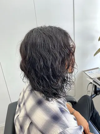 ミディアム パーマ メンズ 波巻きスパイラル🌀 新潟/万代/山下優のヘアスタイル
