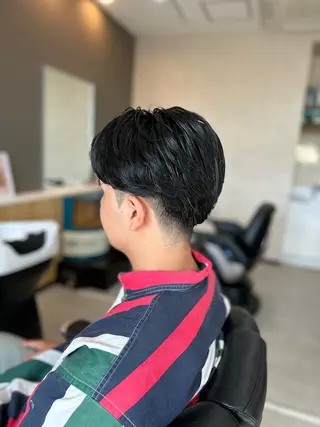 ミディアム パーマ メンズ THEBARBER TEN所属・伊禮 海凪のヘアスタイル