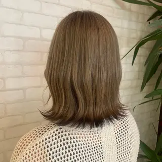 ミディアム カラー 土屋 咲希のヘアスタイル