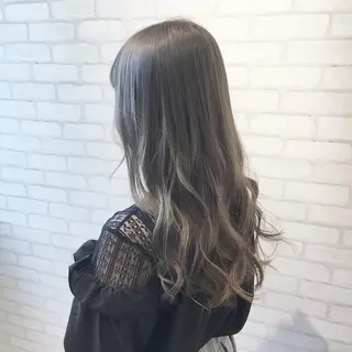 ロング ミヤザキ タクトのヘアスタイル