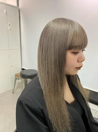 セミロング カラー ハイトーン&髪質改善 &韓国エクステ🤎のヘアスタイル