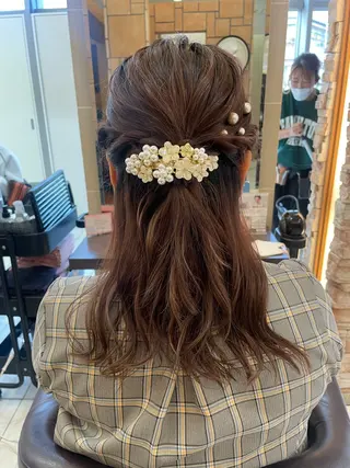 セミロング 肌までキレイ見え✨️ 赤み消し特化のヘアスタイル