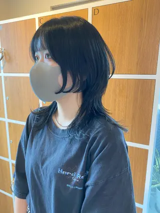 ミディアム 大阪ウルフカット ハッシュカットのヘアスタイル