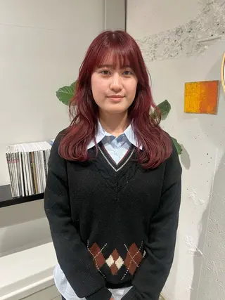 ロング 石井 菜々のヘアスタイル