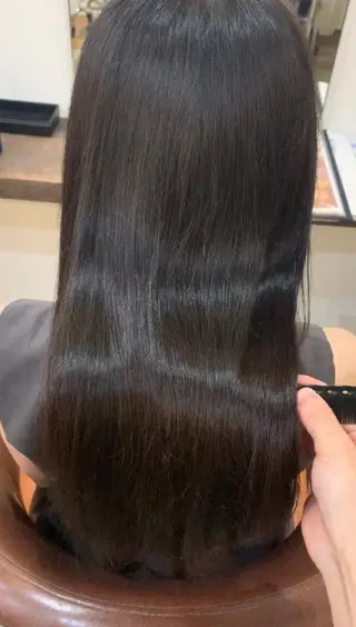 ロング ケアリスト 秋元のヘアスタイル