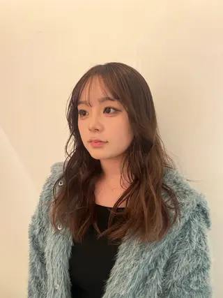 ロング カラー MARIKA 暖色系/ハイトーンのヘアスタイル