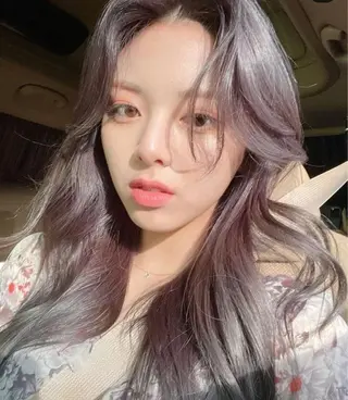 セミロング 韓国 / 中国ヘア 🦋Noniのヘアスタイル