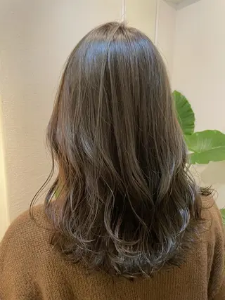 カラー putri 副店長 岸本　拓真のヘアスタイル