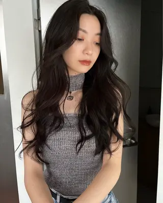 ロング YOLO 渋谷 RIONAのヘアスタイル