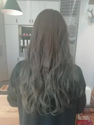 カラー 堀 望美のヘアスタイル