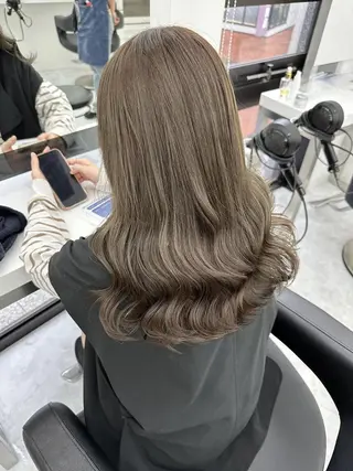 カラー *垢抜け暗髪💍 モデル🖤池袋のヘアスタイル