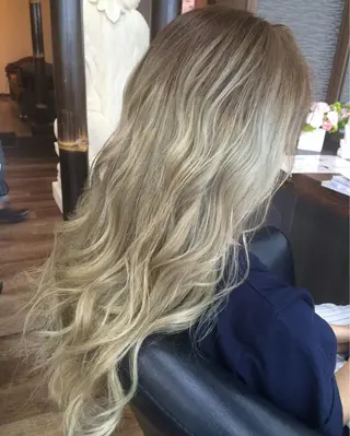 ロング カラー 4-rest garden （フォーレストガーデン）所属・金井 直樹のヘアスタイル