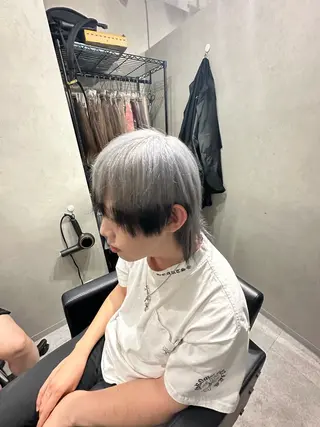 メンズ 奥本 侑 ハイトーン、髪質改善のヘアスタイル