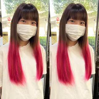 ロング カラー モモカ/ハイトーン /バレイヤージュのヘアスタイル