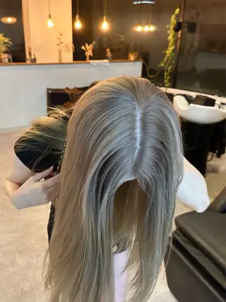 ロング カラー Manami /岡山 ブリーチ/縮毛矯正のヘアスタイル