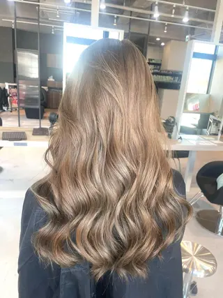 セミロング カラー Lia所属・皆木 智晴のヘアスタイル