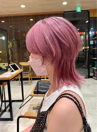 ミディアム カラー Oasisgarden所属・レイヤー/ブリーチ MOMOのヘアスタイル