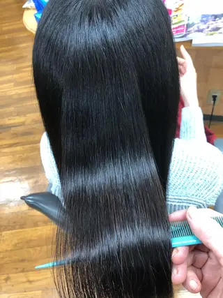 ロング ヘアーズ・サエミ所属・ヘアーズ・ サエミのヘアスタイル