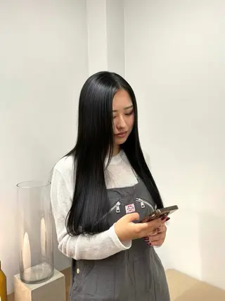 カラー 吉野 新菜のヘアスタイル