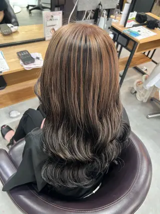 カラー 菅野 杏実のヘアスタイル
