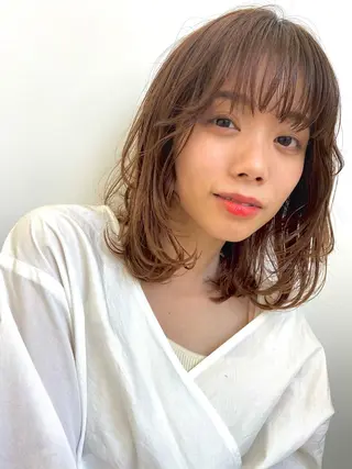 ミディアム 暖色＊ベージュ ＊くらたあやかのヘアスタイル