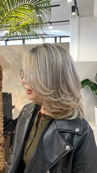 ミディアム Merlyosaka所属・Merlyosaka 早川未来のヘアスタイル