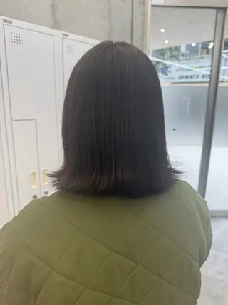 ミディアム カラー 秋山 七海のヘアスタイル