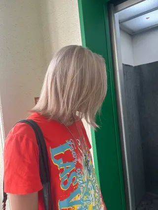 ミディアム ブリーチ💛 透明感カラーmiuのヘアスタイル