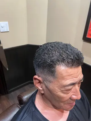 ショート パーマ メンズ ヒロ銀座バーバーショップ秋葉原店所属・堀 真人のヘアスタイル