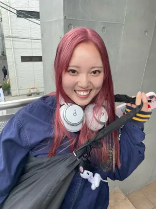 カラー ミルクティーベージュ ブリーチ🖤サヤカのヘアスタイル