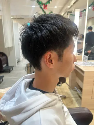 ショート メンズ 毛流れ 癖毛カット/ 英山明未のヘアスタイル