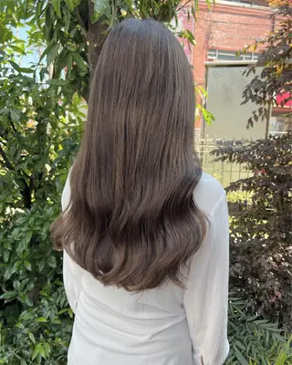 ロング カラー 菅原リキヤ くびれレイヤーヘアのヘアスタイル