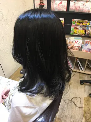 ミディアム 玉邑 美菜のヘアスタイル