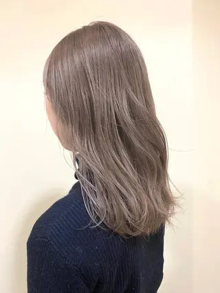 ミディアム カラー ANNA /艶髪/ハイトーンのヘアスタイル