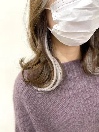 セミロング カラー 服部 樹季のヘアスタイル