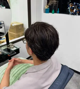 カラー メンズ 栗谷 竜希のヘアスタイル