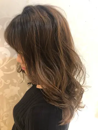 セミロング カラー 田上 (たのうえ)のヘアスタイル